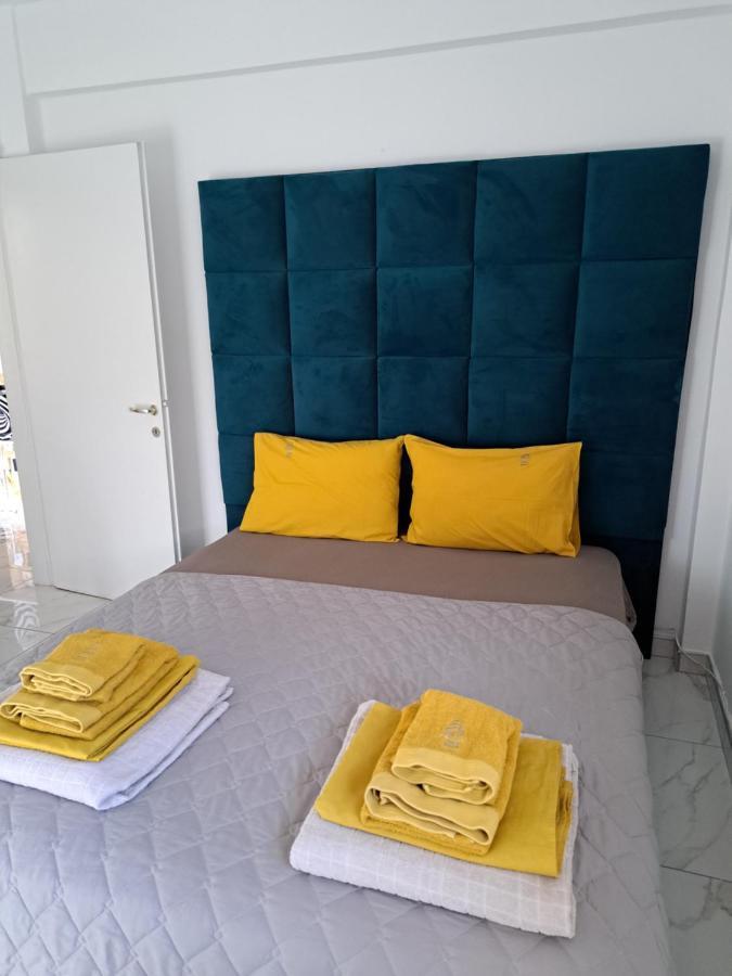 Max Lux The One Apartment Peraia  Exterior photo